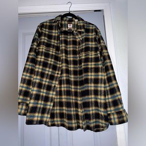 Levi men’s flannel relaxed fit size M
